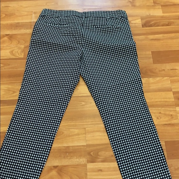 Old navy pixie pants - Picture 4 of 5